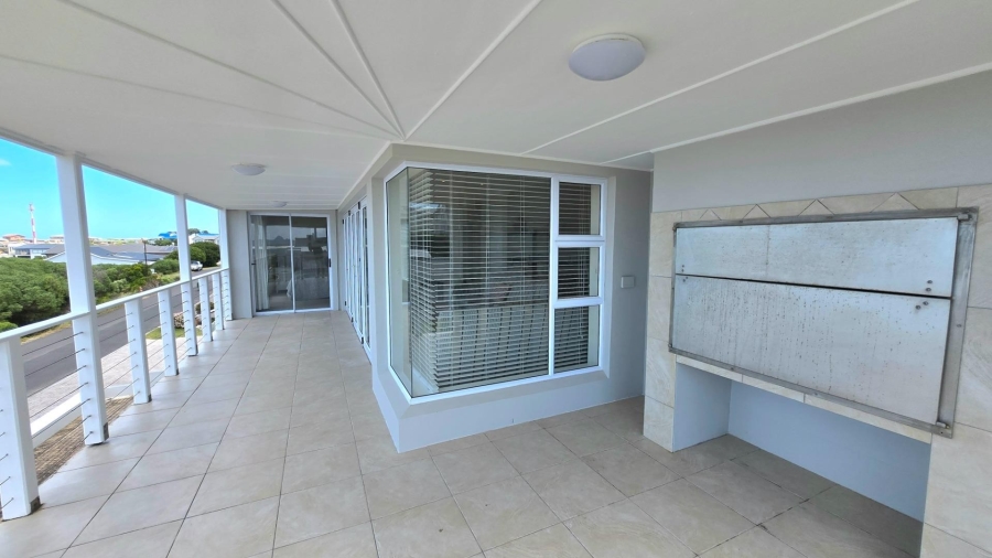 6 Bedroom Property for Sale in Franskraal Western Cape